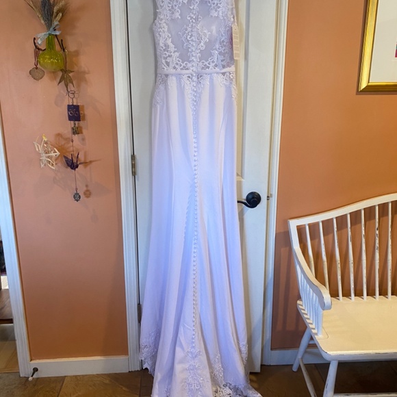 Wedding dress - Picture 2 of 4